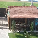 Chalupa, 3x Apartmany, 11 Luzek. Apartment *