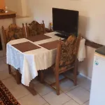 Chalupa, 3x Apartmany, 11 Luzek. Apartment Sedlec-Prcice