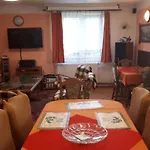 Chalupa, 3x Apartmany, 11 Luzek. * Sedlec-Prcice