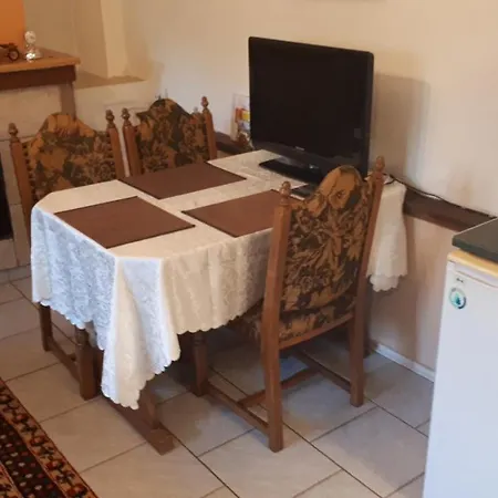 Chalupa, 3x Apartmany, 11 Luzek. 아파트 Sedlec-Prcice