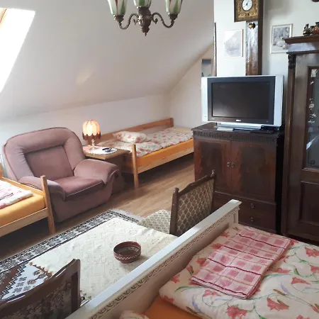 Chalupa, 3x Apartmany, 11 Luzek. Апартаменты Sedlec-Prcice