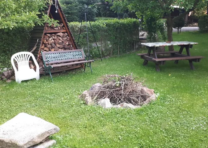 Chalupa, 3x Apartmány, 11 Lůžek. Sedlec-Prcice