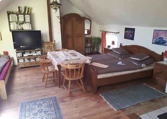 Chalupa, 3x Apartmány, 11 Lůžek. * Sedlec-Prcice